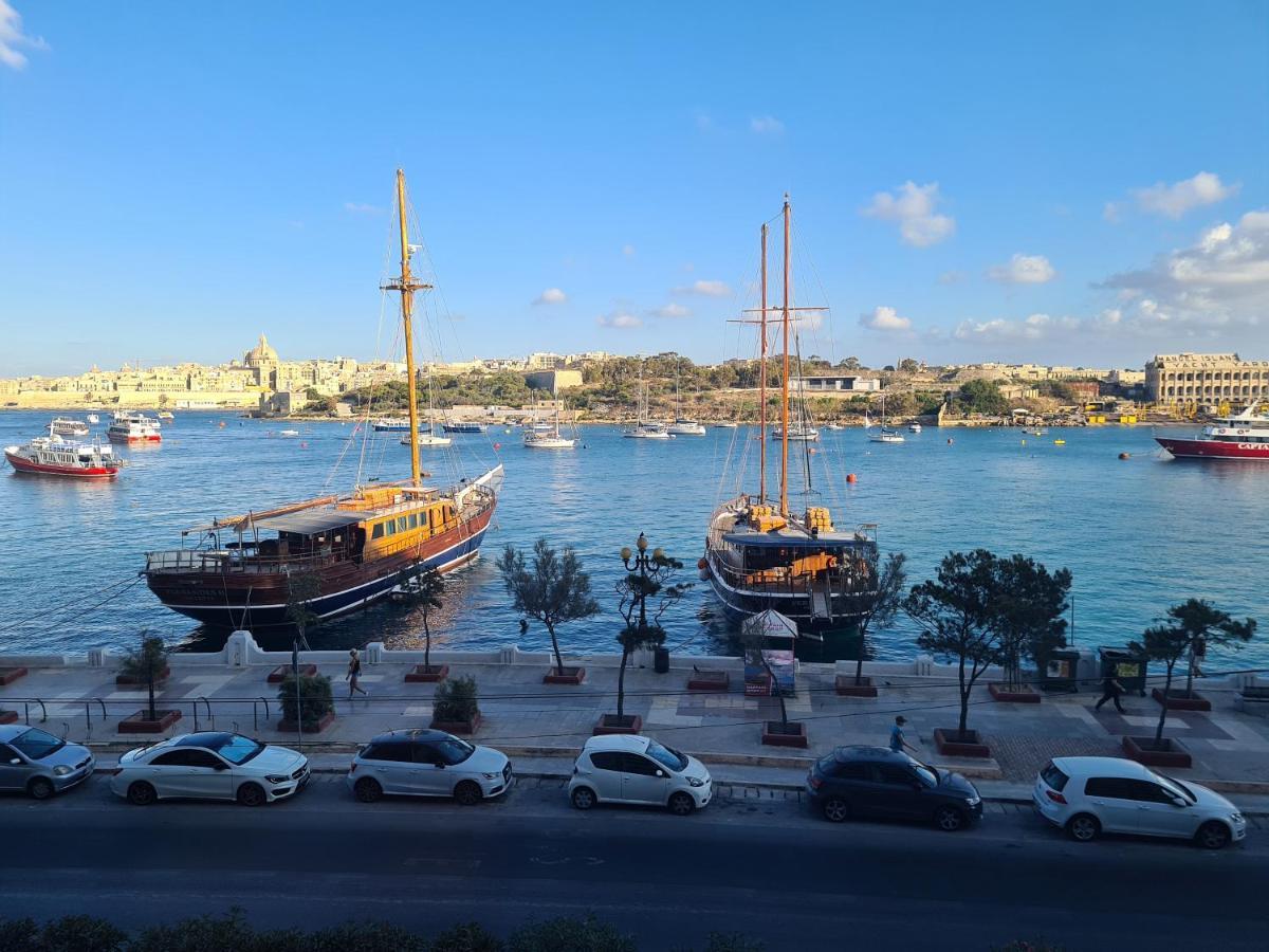 Spacious Seafront Apt Next To Sliema-Valeta Ferry Exterior foto